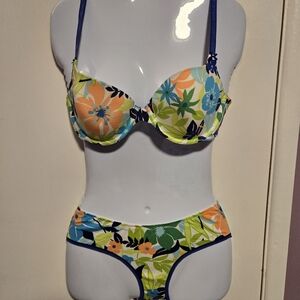 Victoria's Secret Blue Floral Lingerie, Bra brazilian style panties.